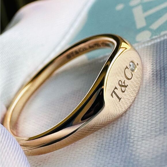 💛NEW Tiffany & Co Micro Signet Diamond Ring in 18k Rise Gold💛 - Picture 1 of 5